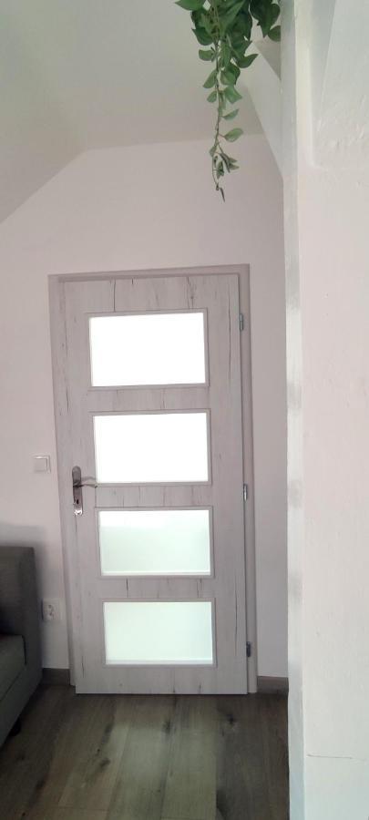 Apartman - Cafe Princ Pod Hradem Wifi, Klima Šternberk المظهر الخارجي الصورة